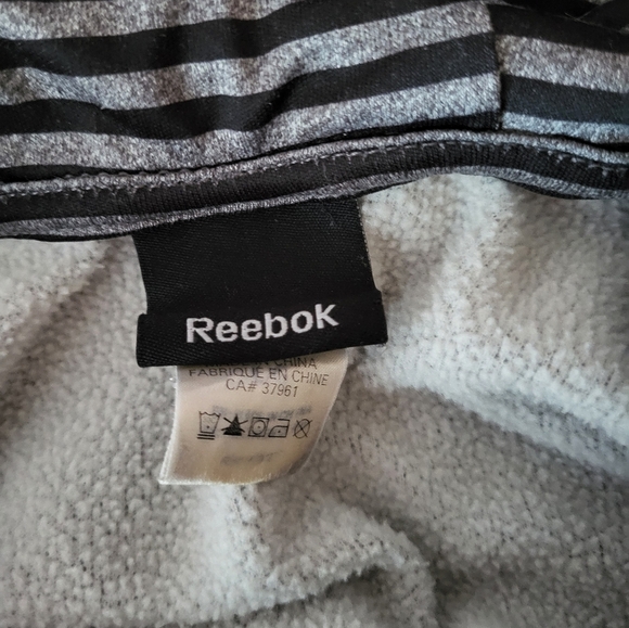 Reebok Kids  Gray Hoodie Sweater, Size Large - Picture 4 of 5